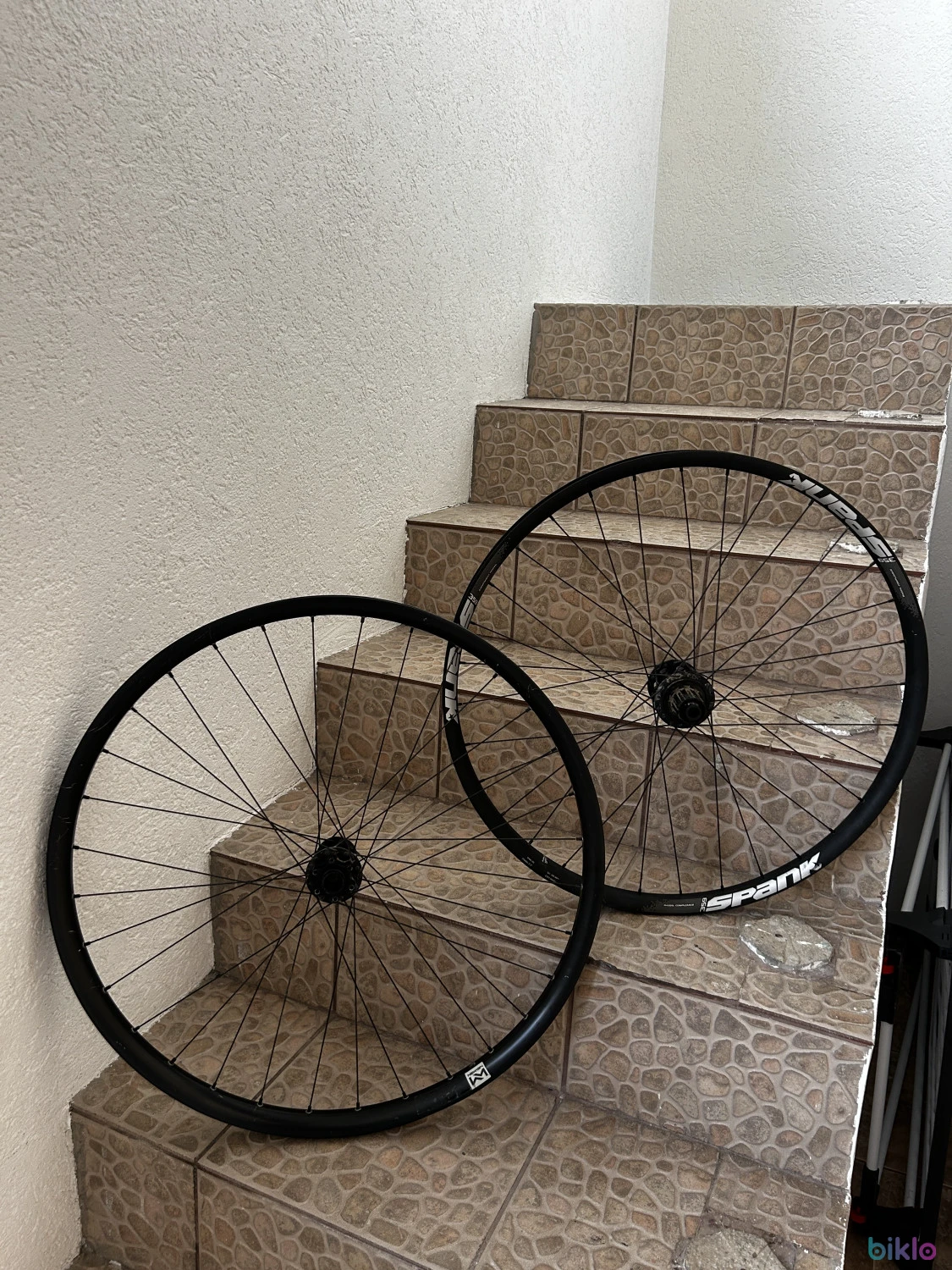6. Roata fata Downhill 29" - Newman Performance 30 (20x110 mm), Tubeless