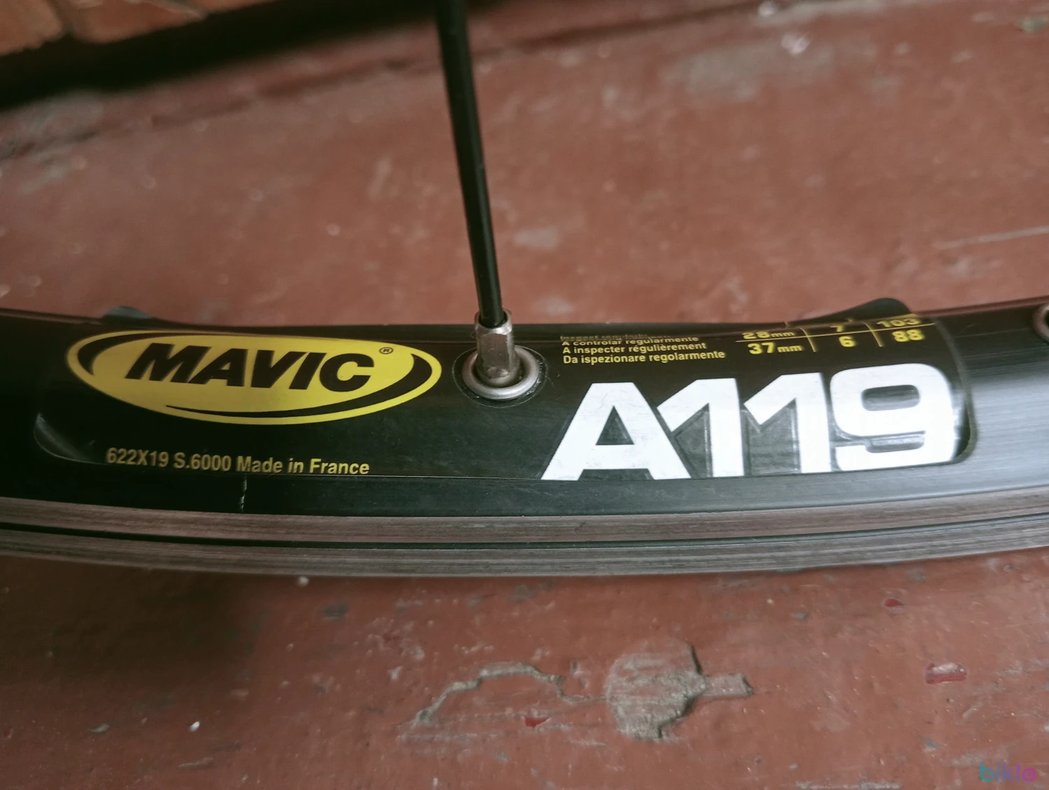 2. Set roti treking 28 butuci Shimano Deore jante Mavic 9 pinioane Shimano