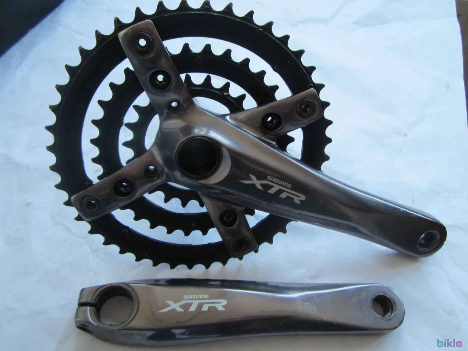 1. Pedalier XTR cu rulment exterior