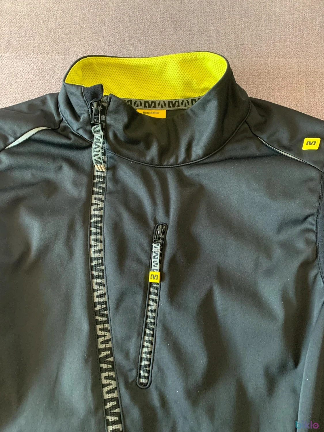 6. Vînd vestă ciclism Mavic, mărimea M