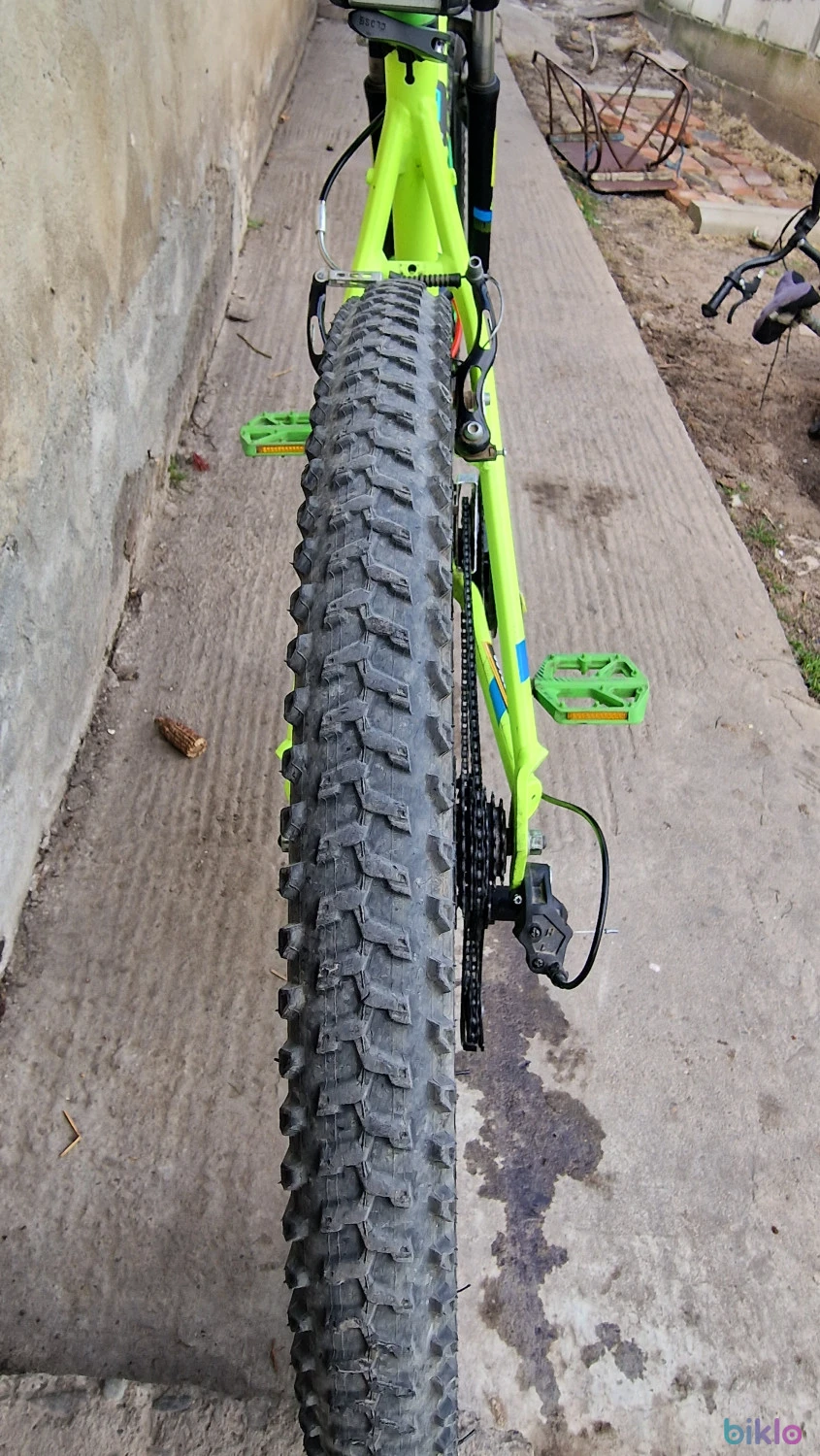 6. Rockrider st100