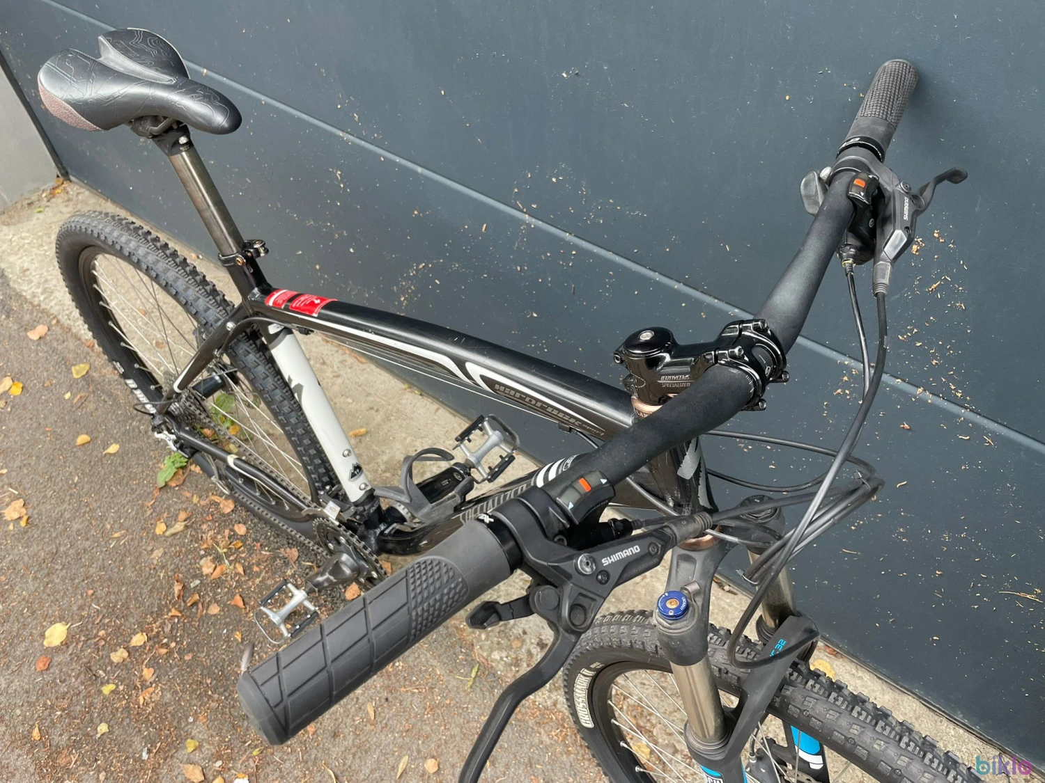 2. Specialized HardRock Sport Disc de 26”, mărime L