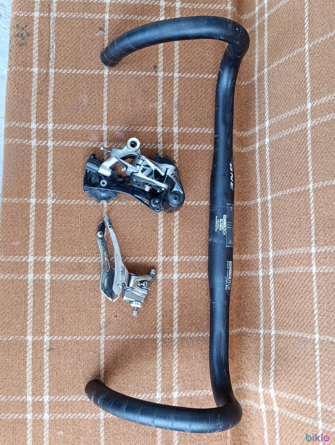 2. Groupset Sram Force si Rival