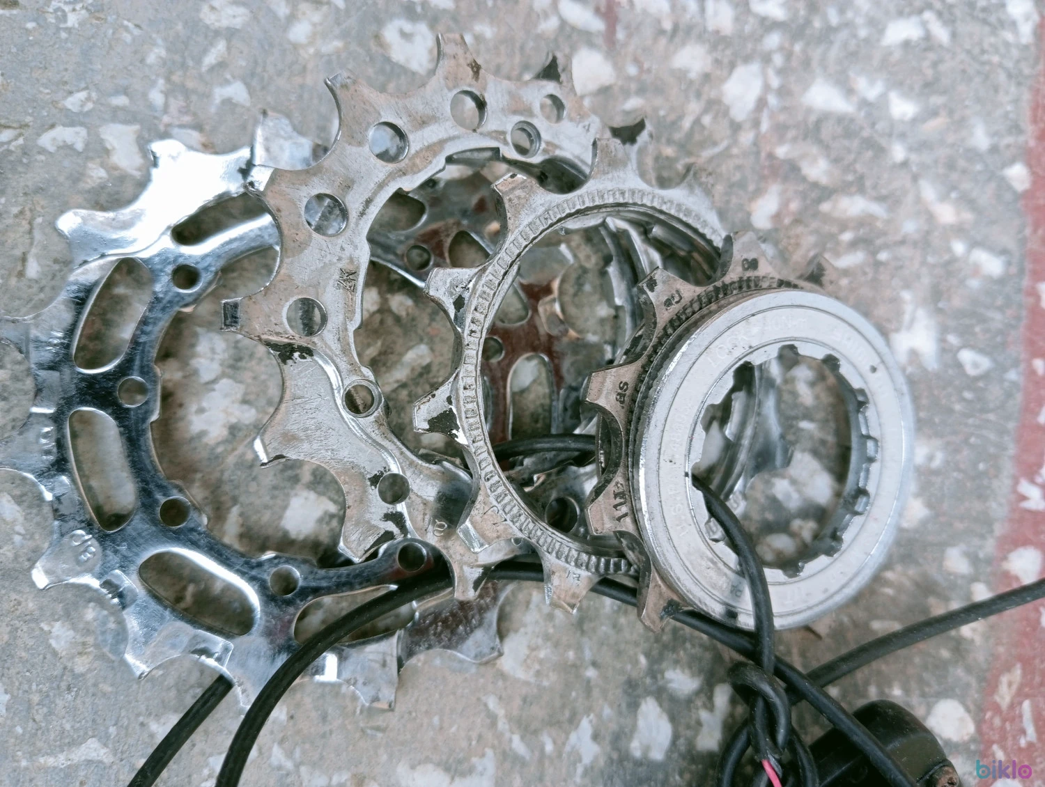 8. 9 Pinioane pe caseta Shimano Deore XT diferite modele