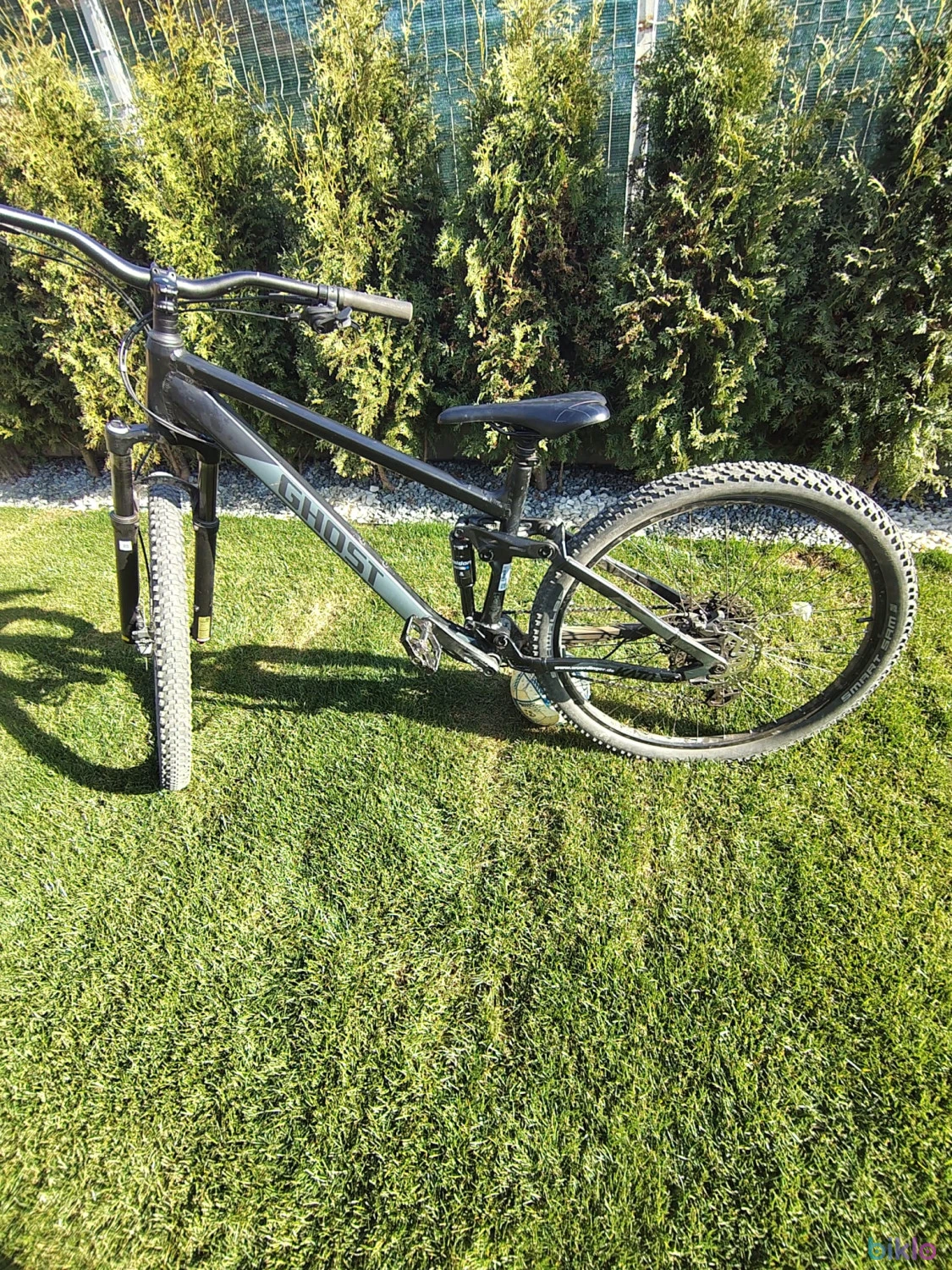 1. Vând bicicleta Ghost Kato essential FS