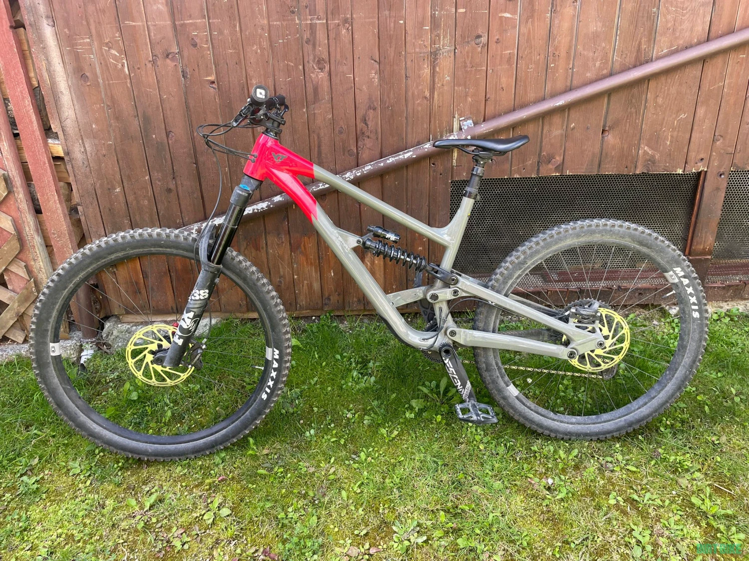 1. YT Industries Capra Uncaged 10