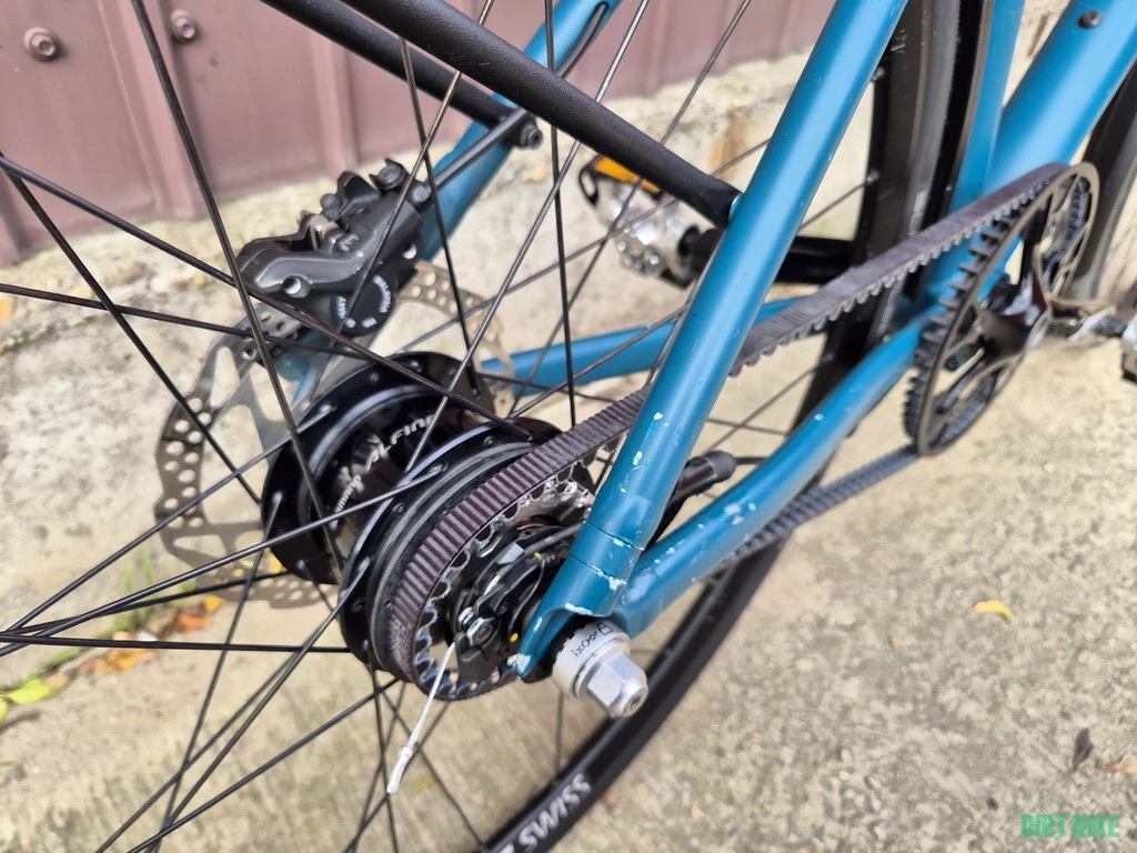 6. Canyon Urban AL U10 46cm M Alfine 1x8speed
