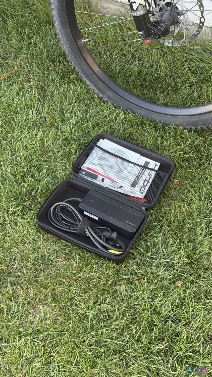 13. Specialized Levo Turbo Comp M 2021 full box