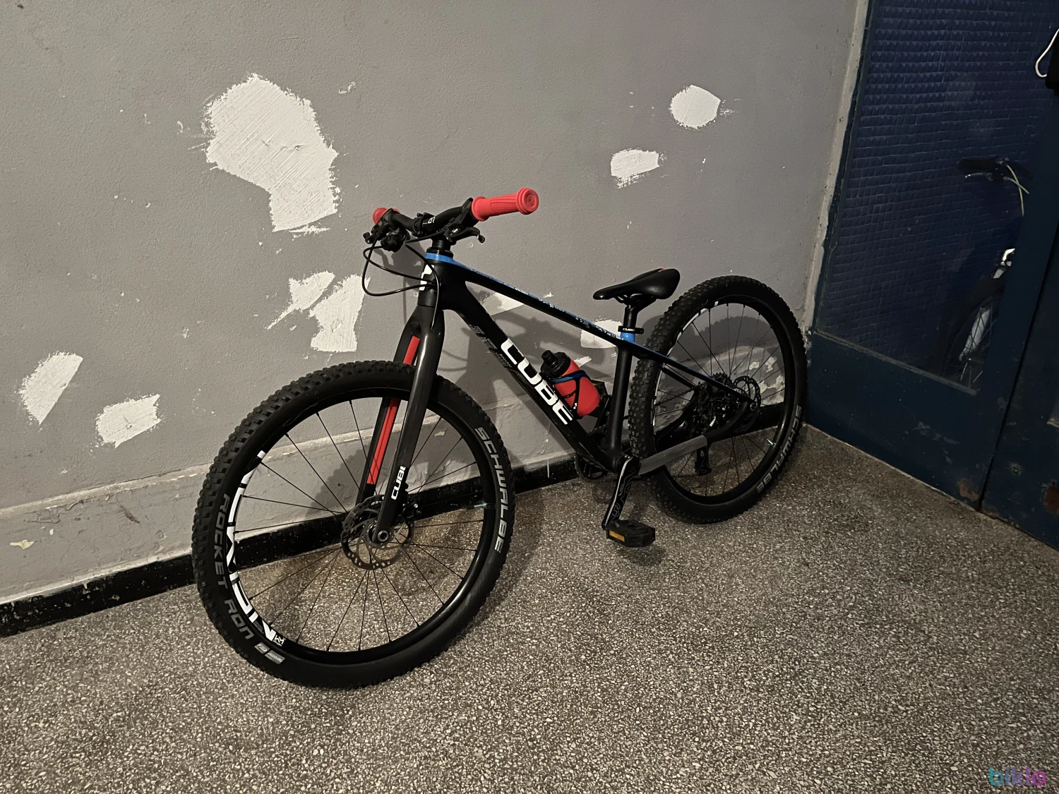 1. Bicicletă Cube 24inch carbon
