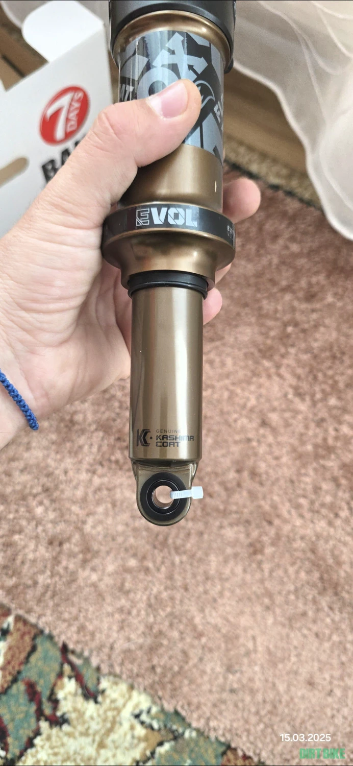 8. FOX RACING SHOX REAR Shock FLOAT X FACTORY 2-Pos 205x57.5mm