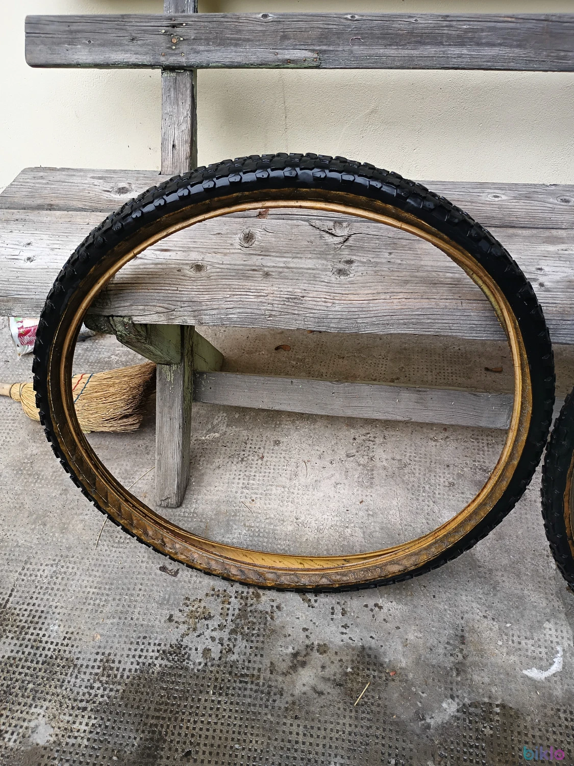 2. 2 rotii bicicletă