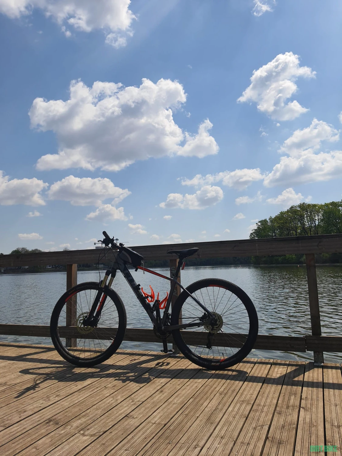 2. Vand bicicleta Cube Attention SL