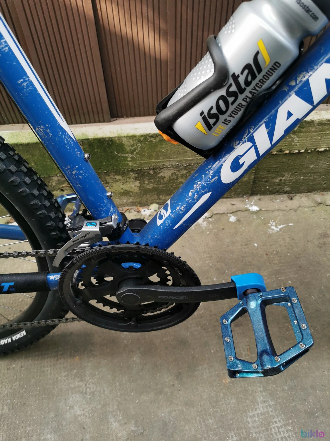 7. Mountain bike cu suspensie