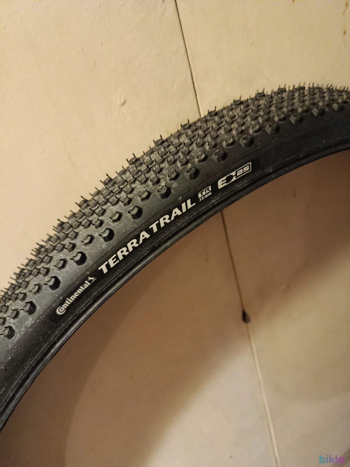 1. Anvelopa Continental 28" 35mm
