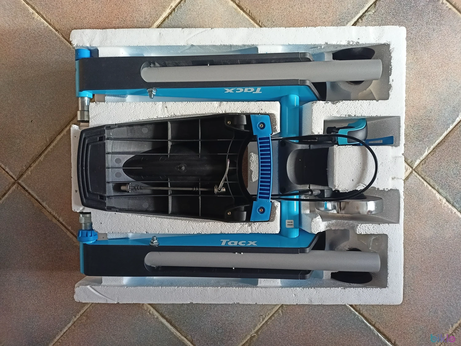 2. Home trainer magnetic Tacx Blue Motion Pro T2625