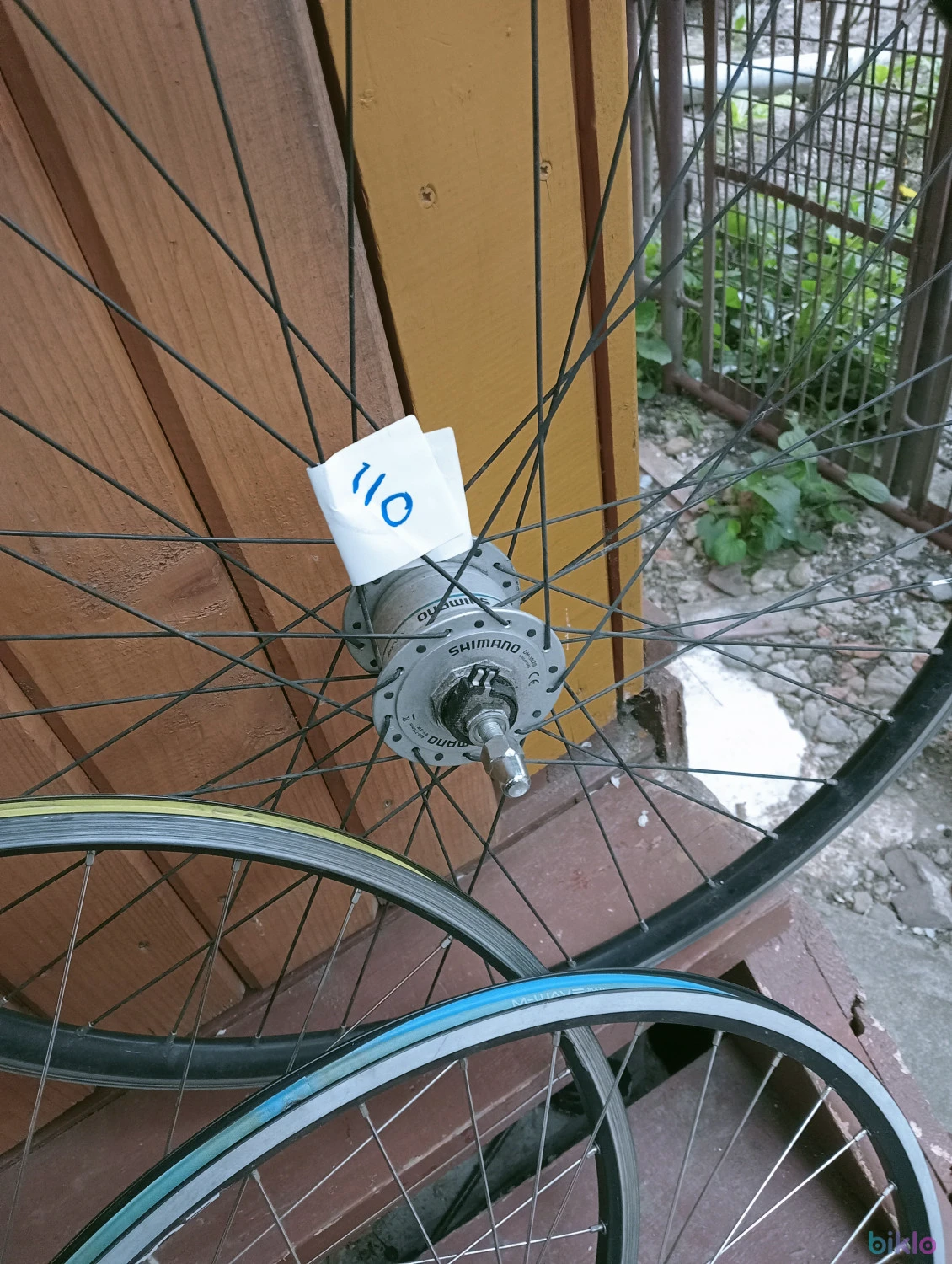 8. Roată față 28 jante aluminiu dublă și butuc Shimano cu dinam frana disc
