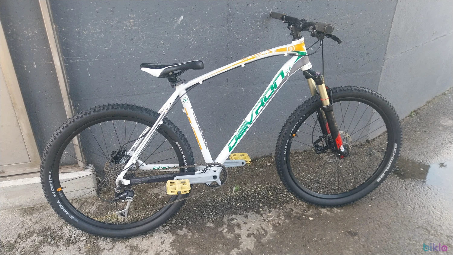 3. Vand Devron Riddle 1.6 marime L roti 26 furca aer Rockshox Reba RL