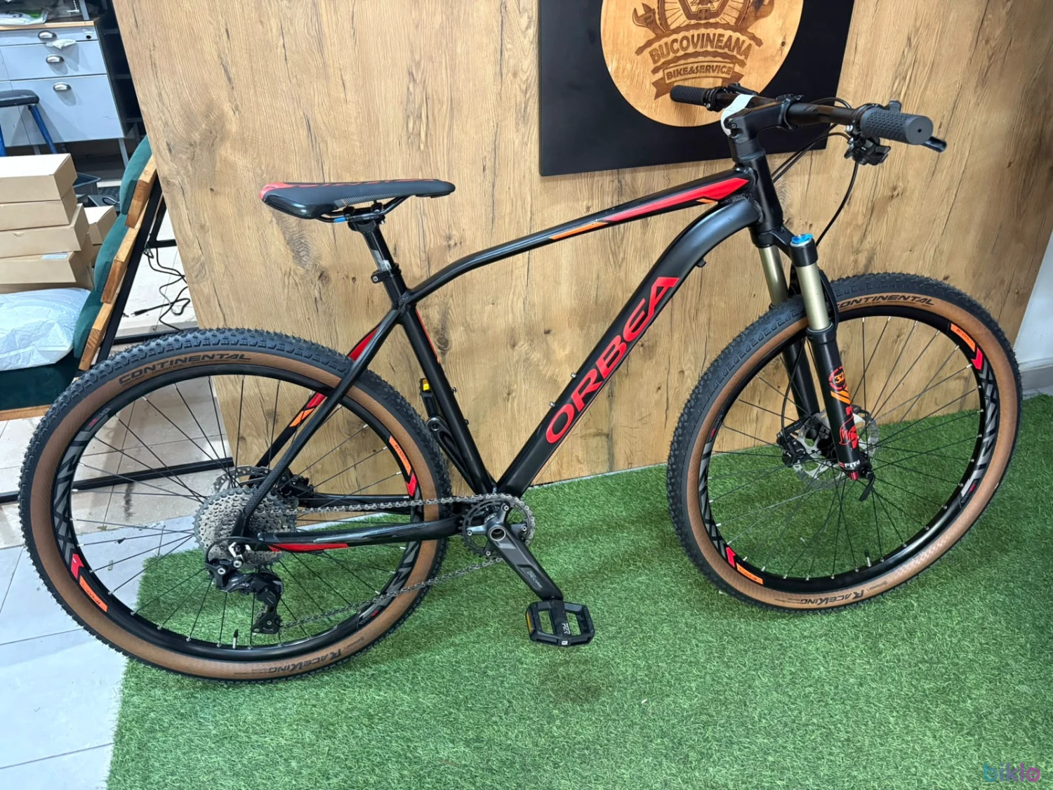 1. Orbea ALMA aluminiu FOX 32