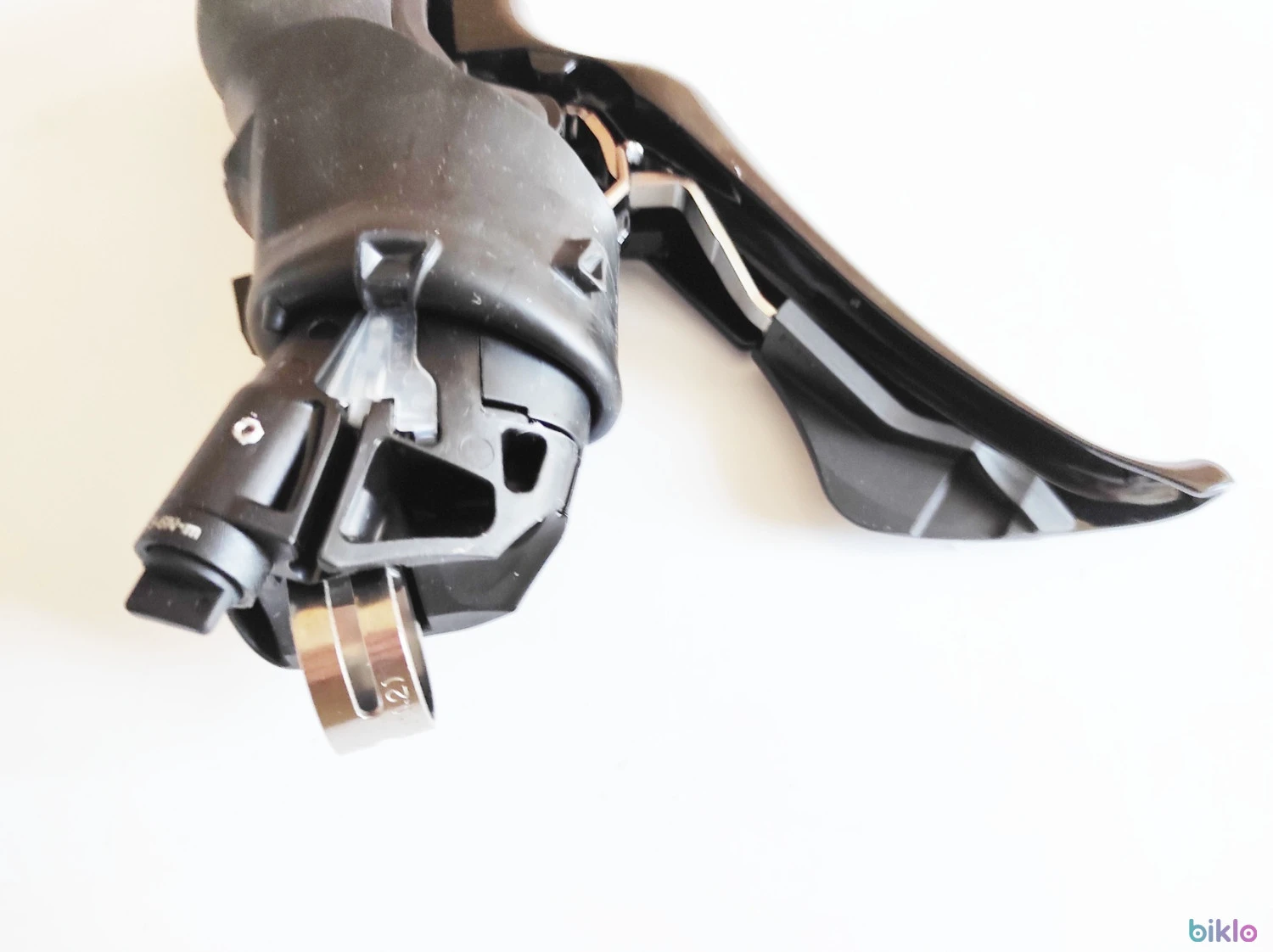 8. Manete schimbator/frana STI Shimano 105 ST-R7020 2x11 viteze noi