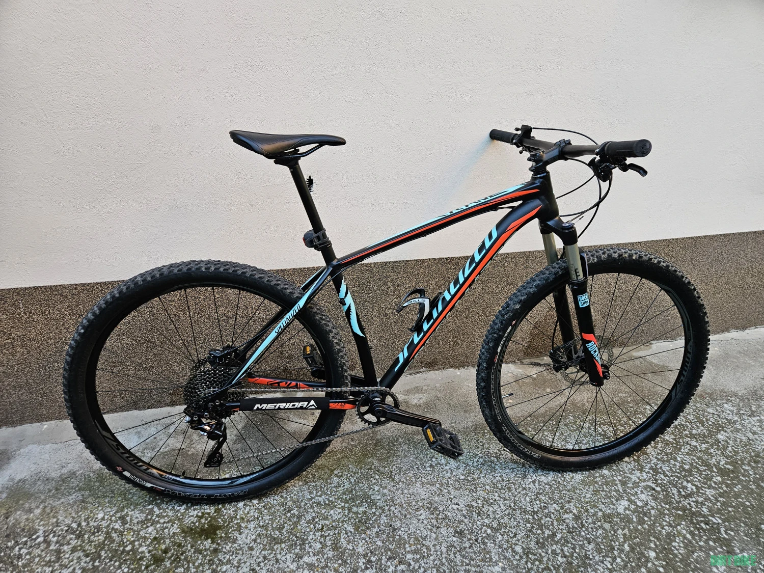 1. Vând bicicletă Specialized Crave Expert