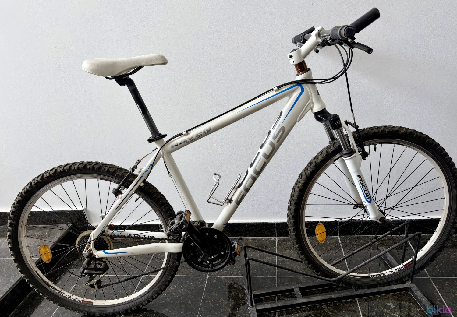 1. Bicicleta MTB Focus Raven Rookie
