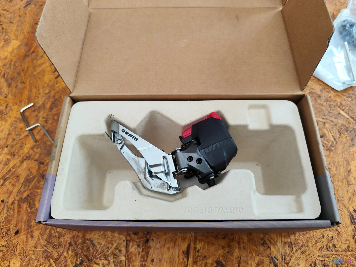 5. Groupset Sram rival axs