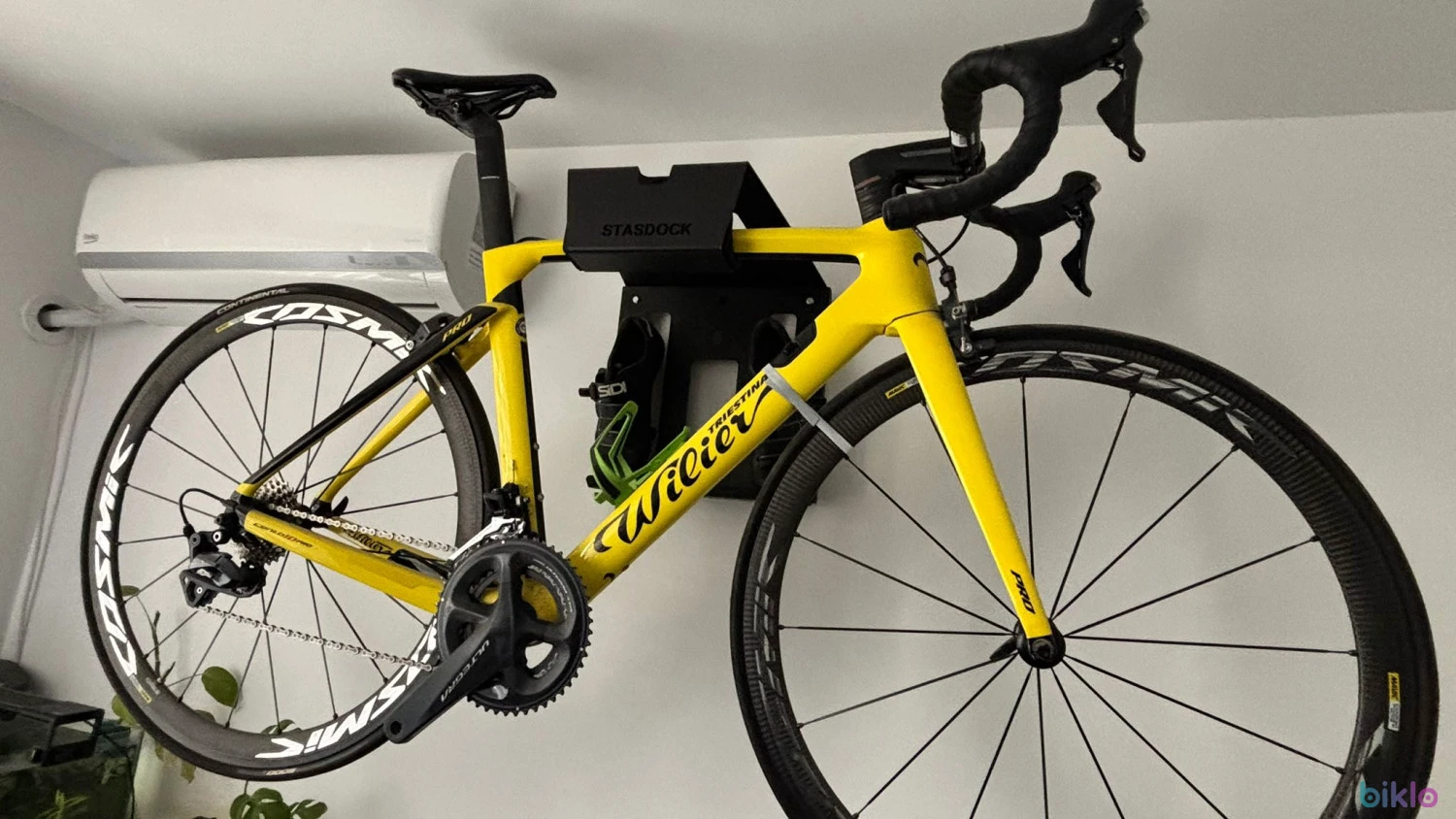 3. Wilier Cento 10 Pro (Mărimea S) – Ca nouă, 100 km + roți rezervă
