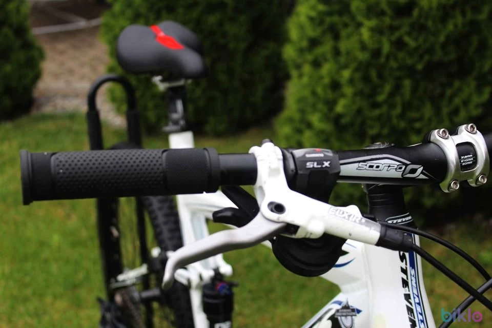 1. Bicicleta Stevens Full Suspension 26 "