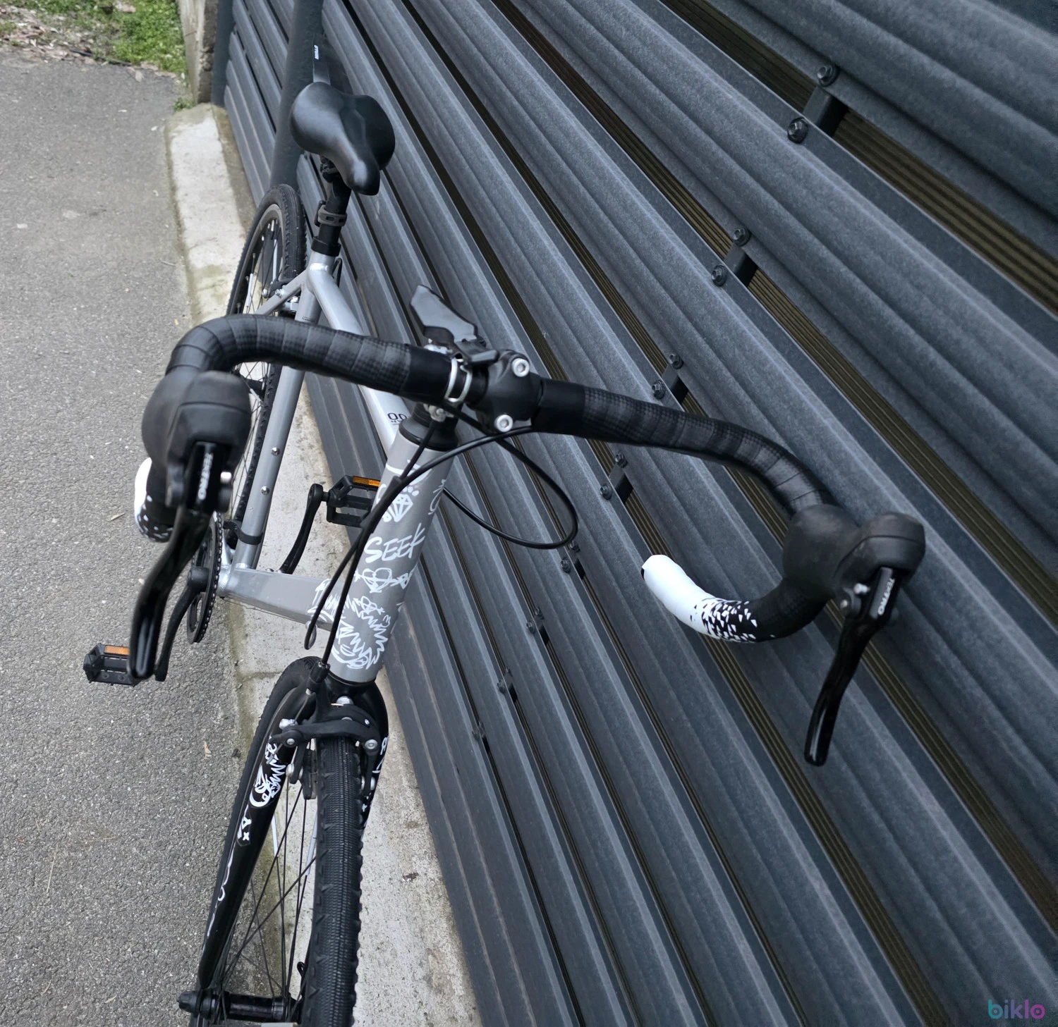 9. Gravel Riverside RC100