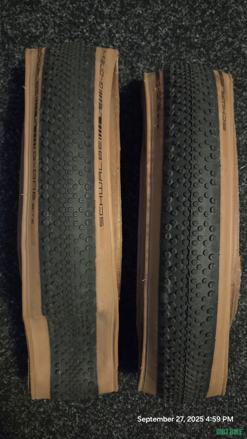 1. Schwalbe G-One Bite Performance RG 40-622 TLR