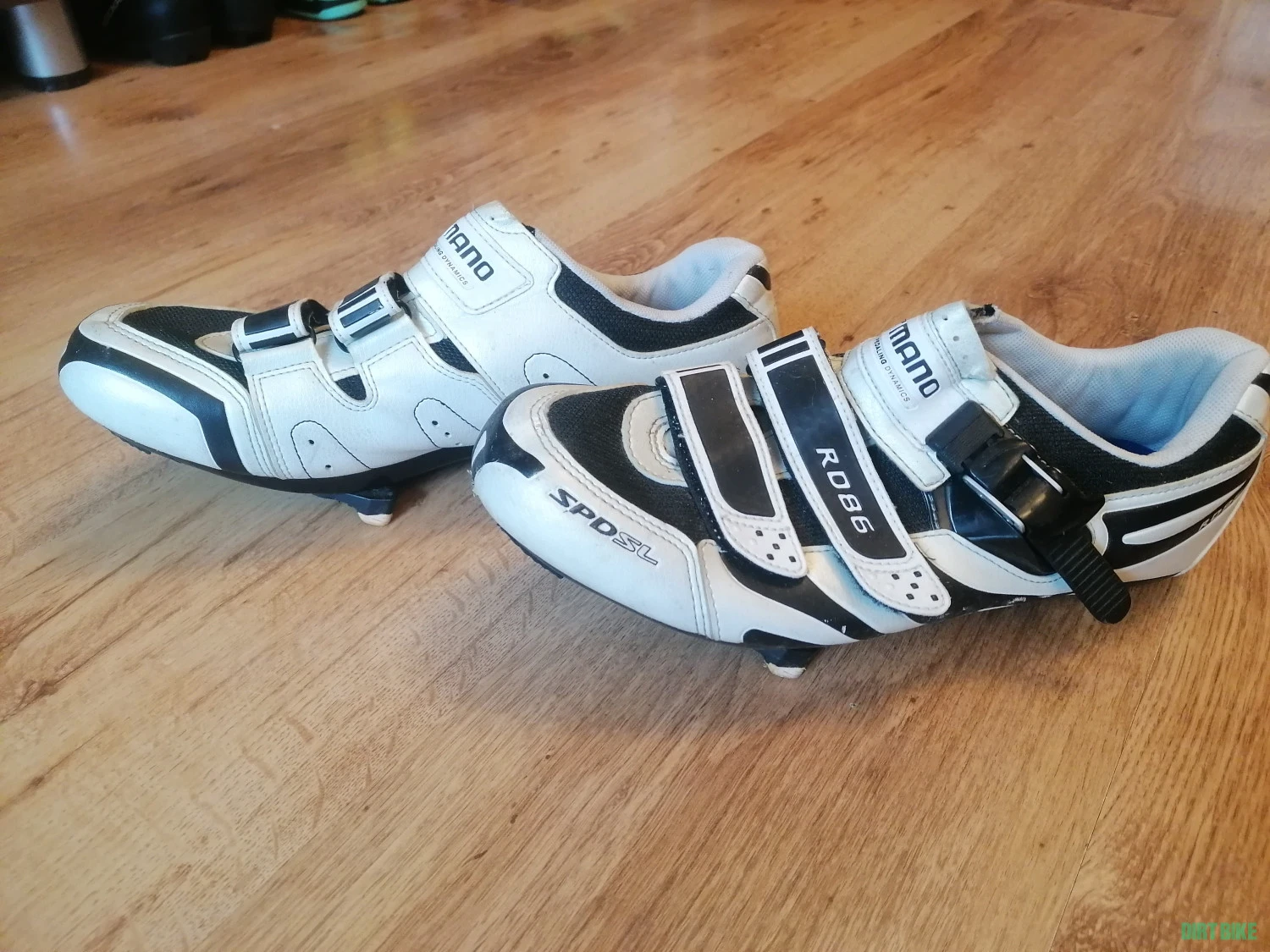 1. Pantofi ciclism Shimano SH R086 SPD/SL.