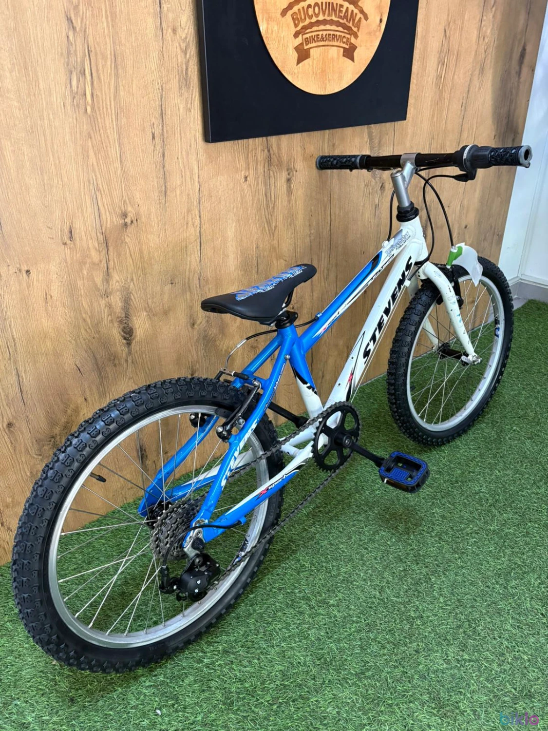 3. Bicicleta Stevens cu roti pe 20'' schimbator Shimano