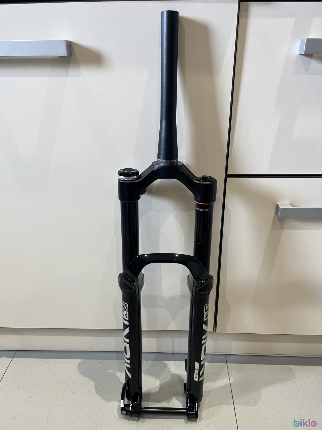 1. Vand furca ROCKSHOX LYRIK ULTIMATE FLIGHT ATTENDANT 160mm