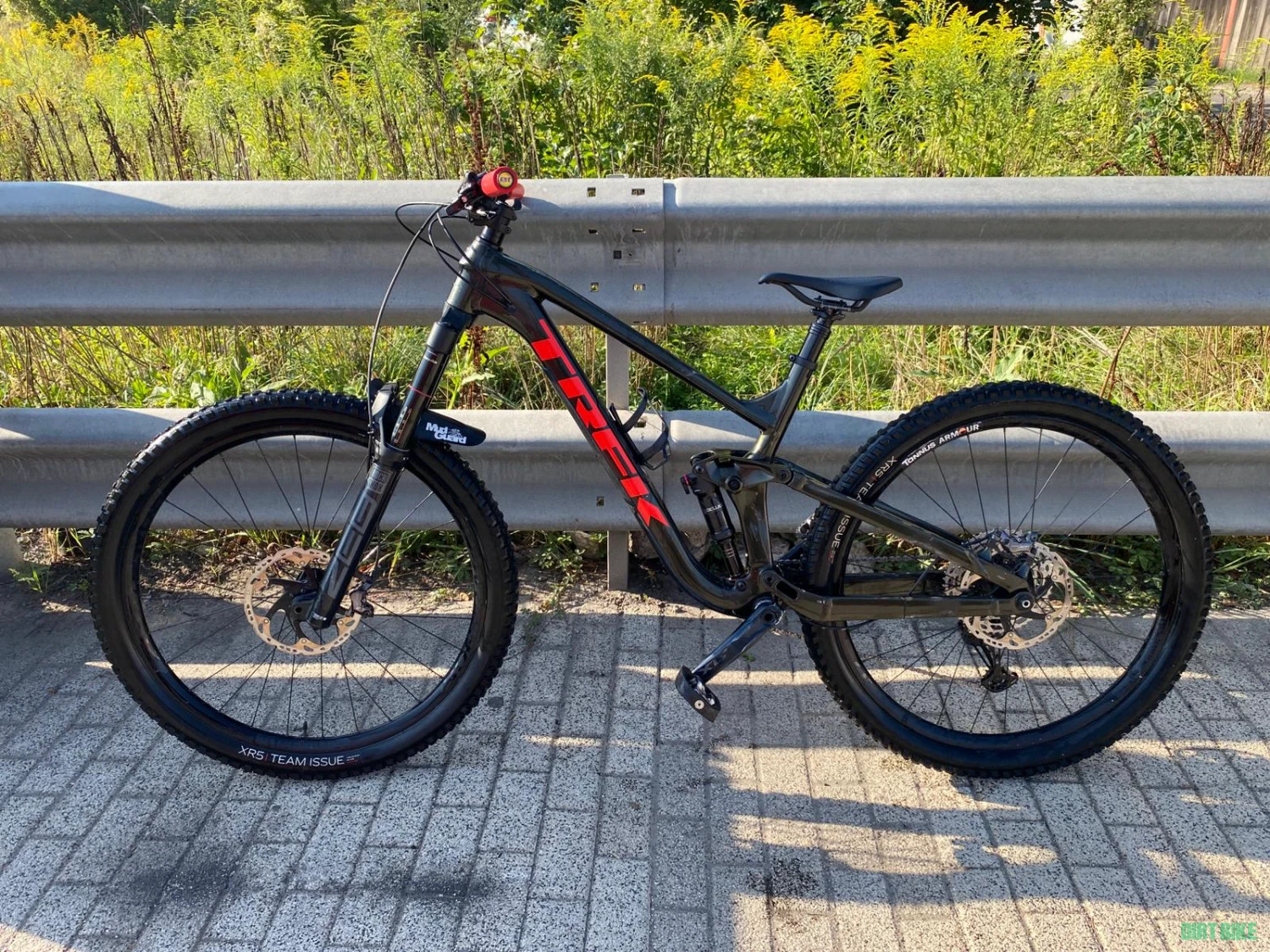 3. Enduro Trek Slash