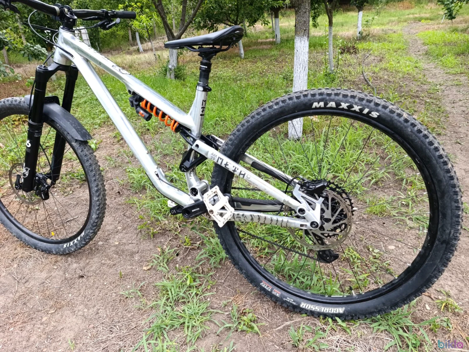 6. Commencal Meta AM 29