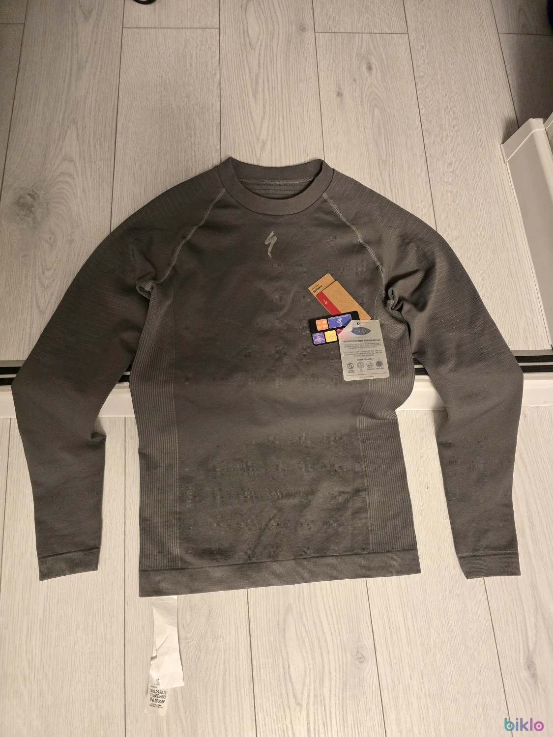 1. Specialized - bluza de corp ciclism cu maneca lunga pentru barbati Seamless Base Layer S-M, gri