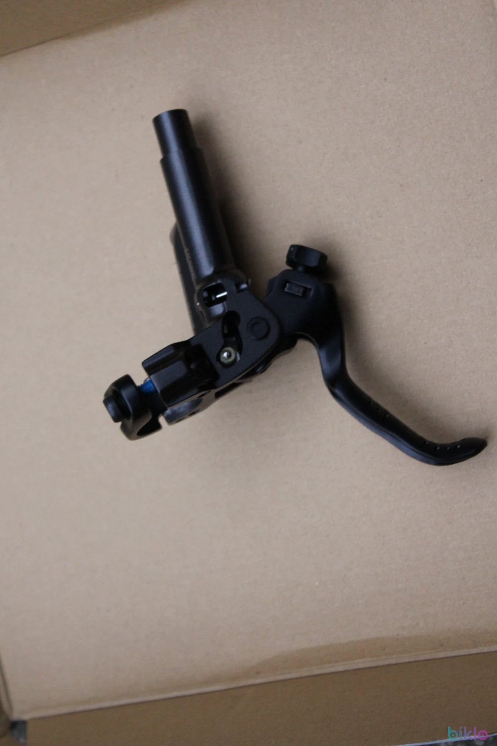 2. Shimano SAINT BL-M820-B maneta frana stanga(fata)
