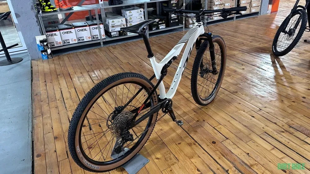 3. Bicicletă full suspension KTM Scarp Elite - carbon