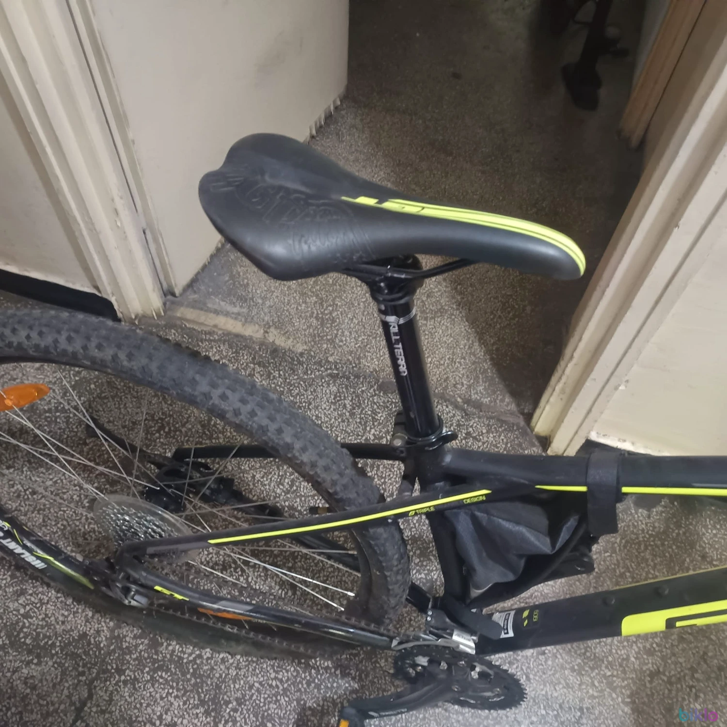 4. Bicicleta gt karakoram