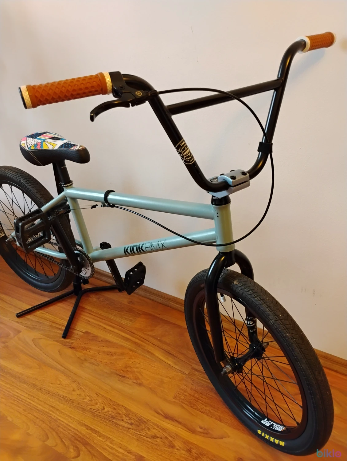1. BMX custom Kink Whip XL
