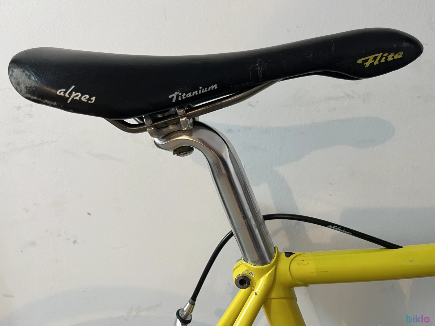 5. Cursiera vintage boutique Patelli Super Corsa