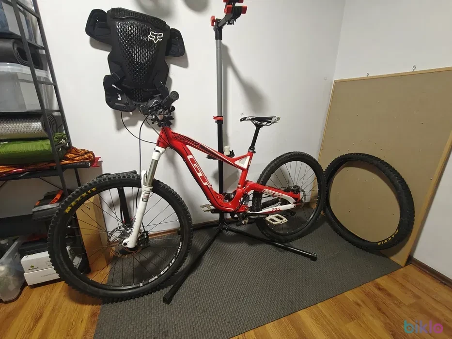 1. Bicicletă Full Suspension GT Sensor Expert 27.5"