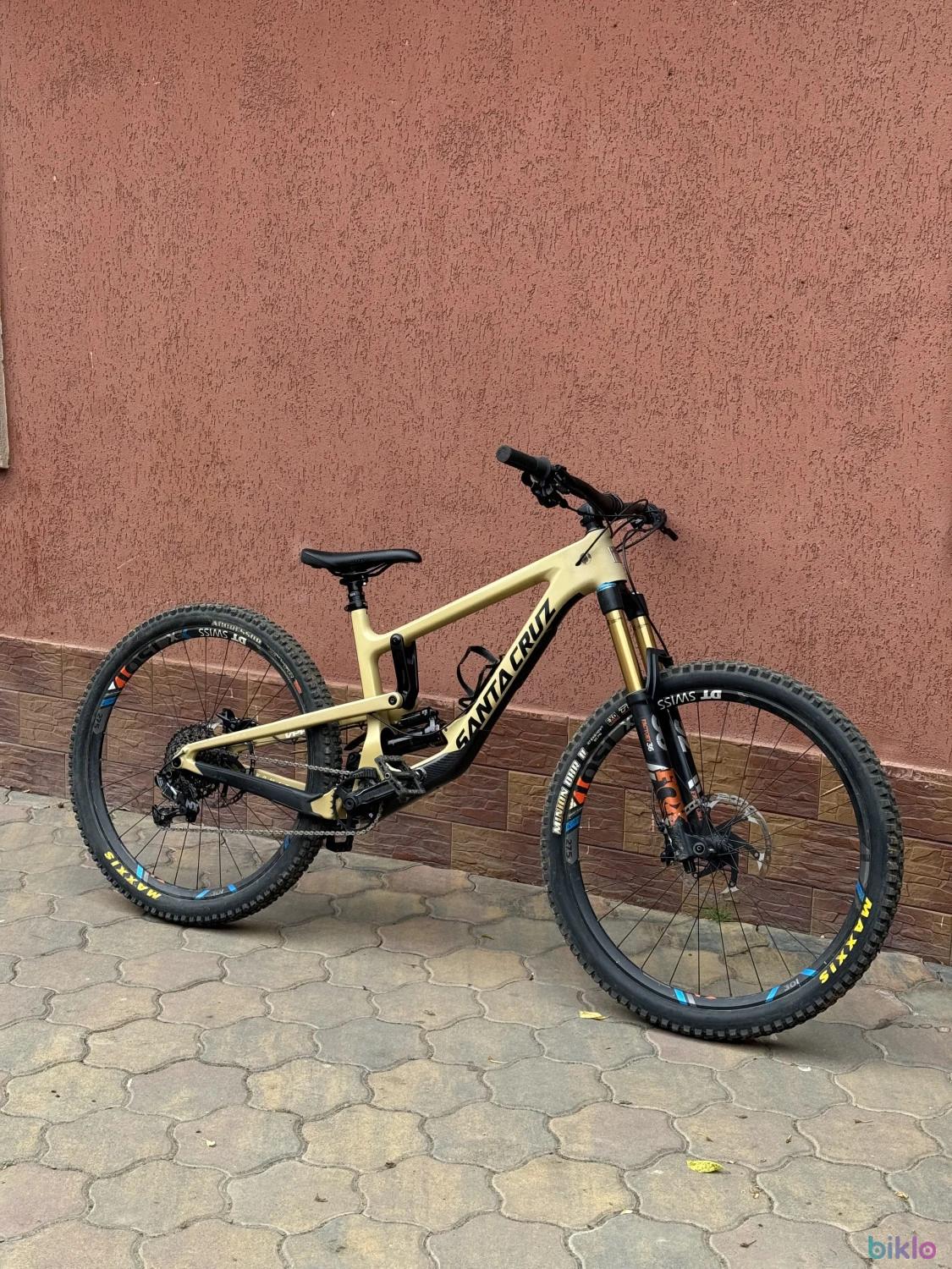 1. Santa Cruz Nomad C4