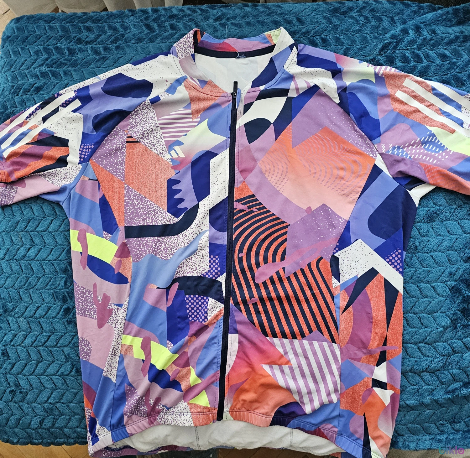 1. Tricou (Jersey) Adidas XL
