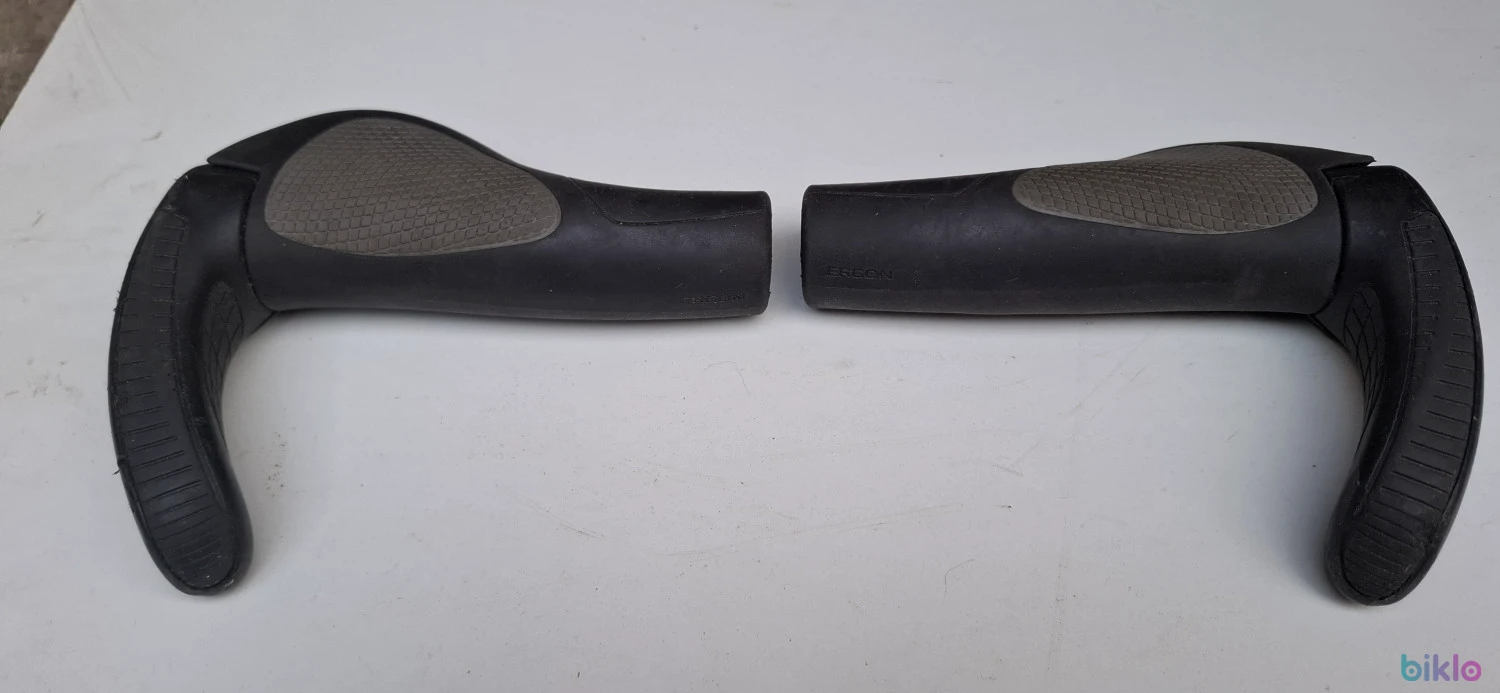 1. Mansoane ghidon Ergon GP3 de tip Bar-End