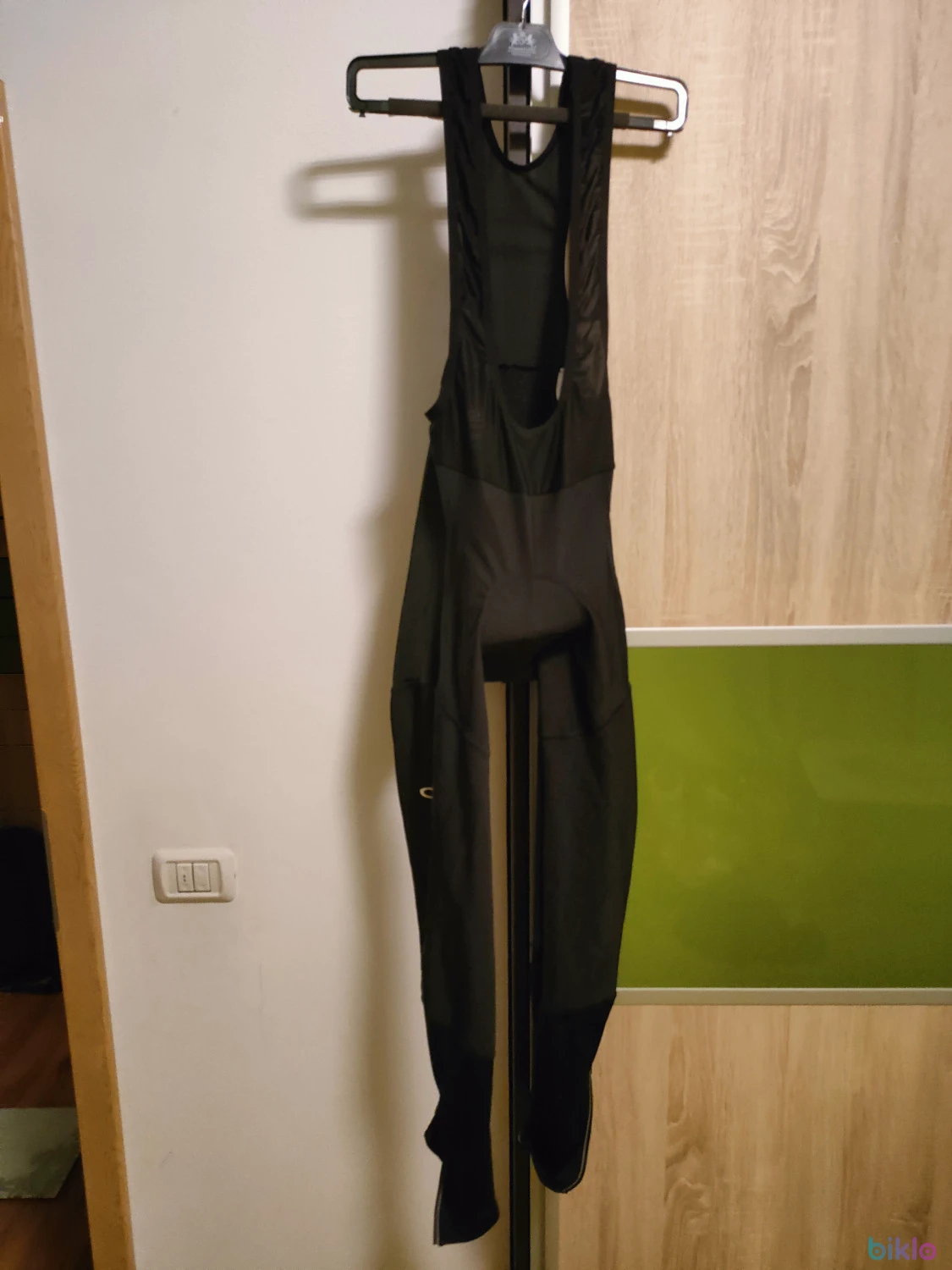 1. Pantaloni Odlo termici lungi tip salopeta