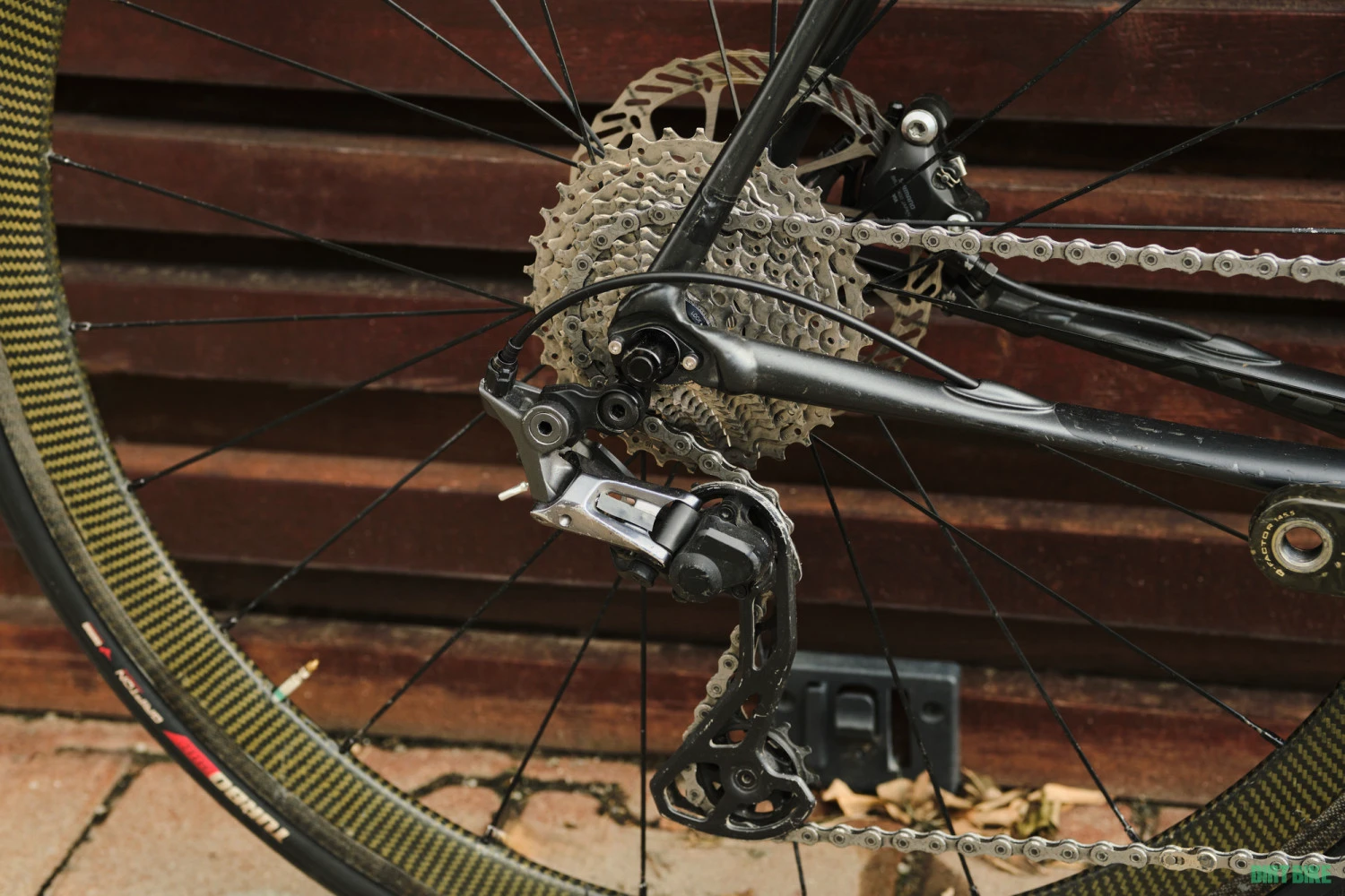 3. Bicicletă șosea Cannondale CAAD10 Disc, carbon/aluminiu, 58 cm