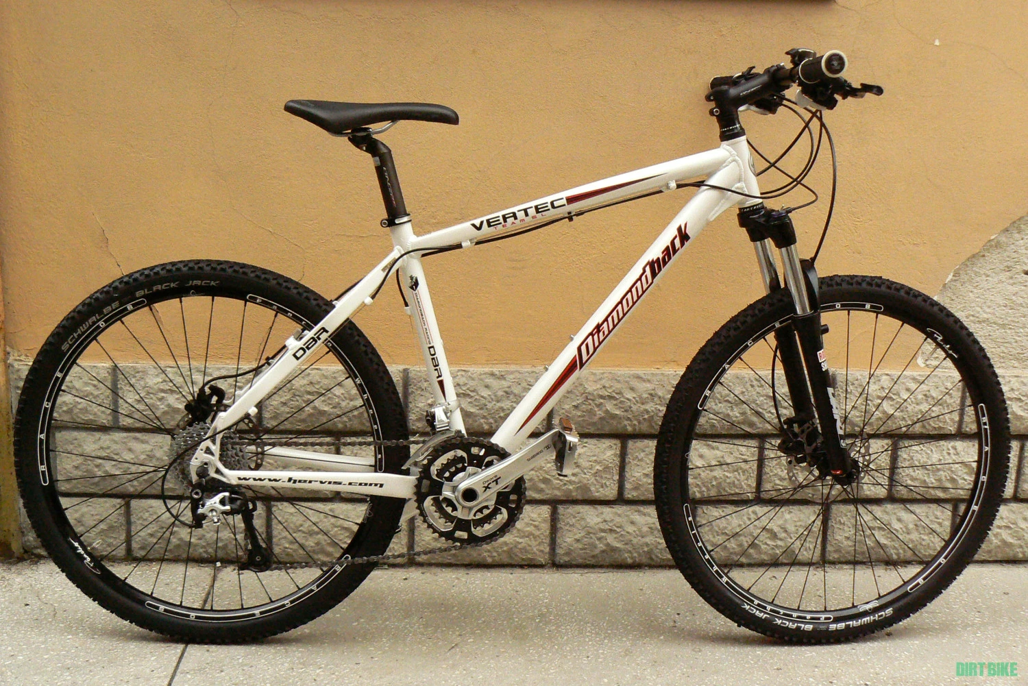 1. Bicicleta mountain bike Diamondback