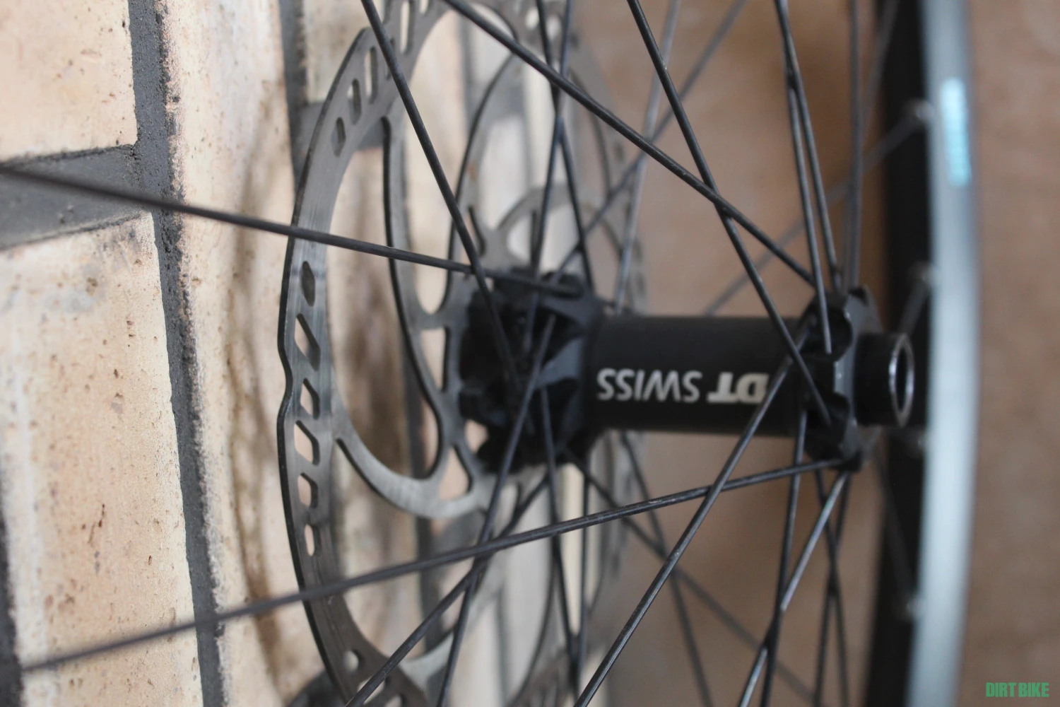 4. Roata DT Swiss Sram 27,5 fata cod:0113