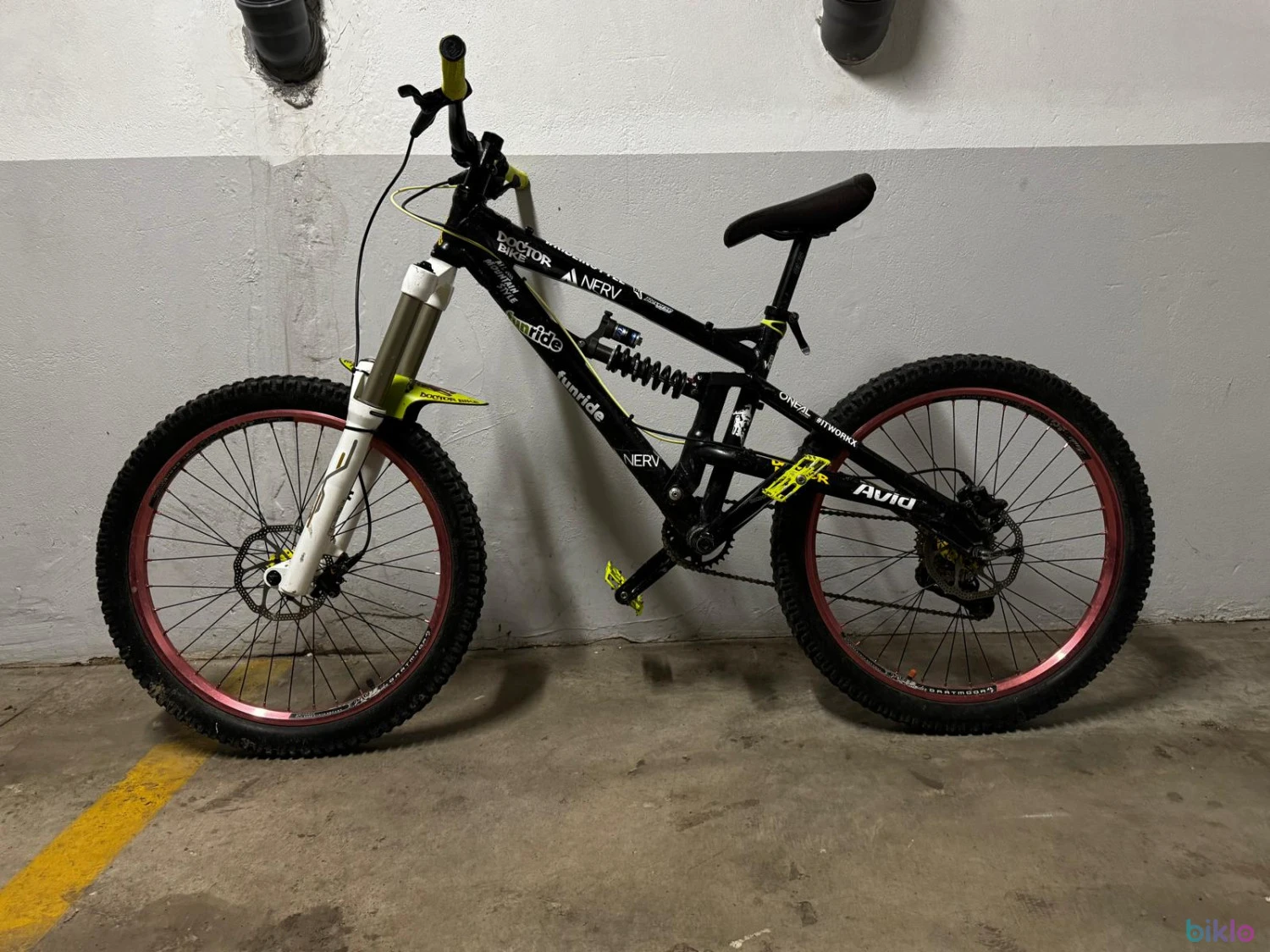 1. Bicicletă Downhill / Freeride copii – Full Suspension – Gata de traseu!